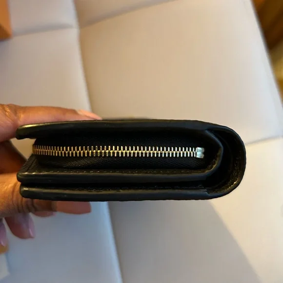 Brand New- Louis Vuitton Cléa Wallet - Full Set - Picture 10 of 11